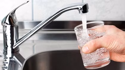 Hà Nội đặt mục tiêu 100% dân được “uống nước sạch tại vòi”