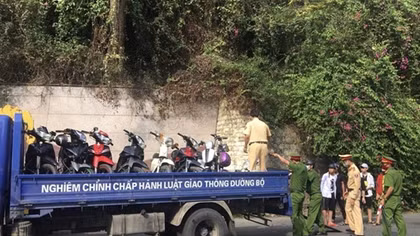 Lên mạng thách thức rồi hẹn nhau đua xe theo băng nhóm