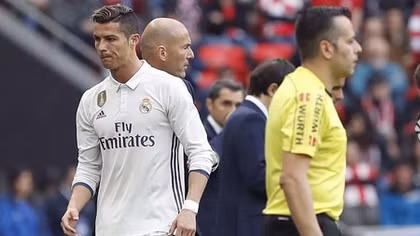 Ronaldo lại... chửi thề?