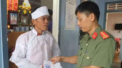 Báo CAND thăm hỏi, hỗ trợ các gia đình nạn nhân vụ tai nạn thảm khốc tại Quảng Nam