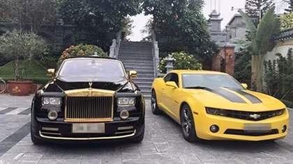 Rolls-Royce Phantom rồng vàng giá 35 tỷ của đại gia Việt đẹp cỡ nào?