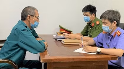 Tống tiền chủ tịch xã để cưỡng đoạt 400 triệu đồng