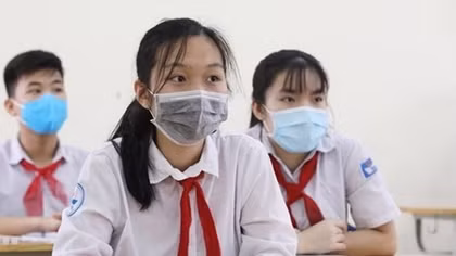 Nhiều tỉnh, thành cho học sinh tạm dừng đến trường