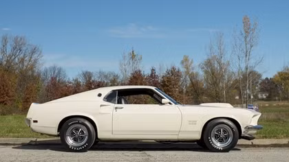 Ford Mustang cổ sắp được đem bán đấu giá đẹp cỡ nào?