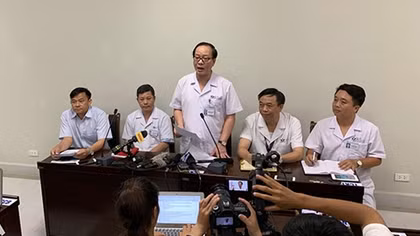 Bé 3 tuổi bị bỏ quên trên xe sẽ xuất viện sau vài ngày