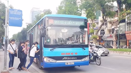 Tiếp tục lấy ý kiến về việc dừng hoạt động xe máy và thu phí ôtô vào nội đô