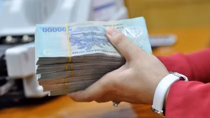 Băn khoăn xung quanh đề xuất đánh thuế lãi suất tiền gửi tiết kiệm