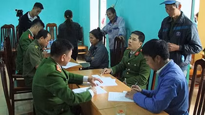 Theo chân cảnh sát quản lý hành chính