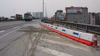 Nắn tuyến trên đường vành đai 3 sau vụ “xe 7 chỗ lao xuống cầu Thanh Trì”