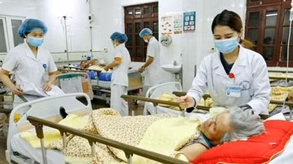 Kiểm tra đột xuất các bệnh viện phục vụ khám, chữa trong dịp Tết