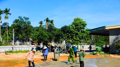 60 cán bộ, chiến sĩ giúp người dân xây dựng nông thôn mới
