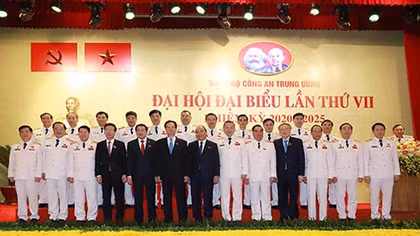 Thấm nhuần nhận thức "còn Đảng thì còn mình"