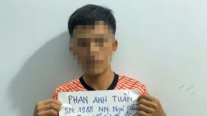 Phạt 200 ngàn đồng nam thanh niên 3 lần sờ ngực, vuốt eo phụ nữ