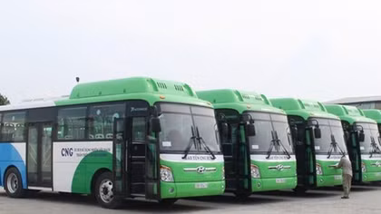 Hà Nội vận hành thêm ba tuyến buýt sử dụng nhiên liệu sạch