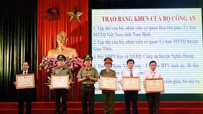 Phát huy hiệu quả phong trào Toàn dân bảo vệ ANTQ trong vùng đồng bào tôn giáo
