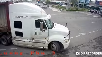 Truy tìm xe đầu kéo gây hư hỏng camera an ninh rồi bỏ đi