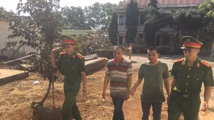 Đánh ô tô đi trộm hơn 2 tấn quả sầu riêng