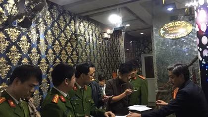 Vì sao 100% quán Karaoke ở Cầu Giấy vẫn đóng cửa im ỉm?
