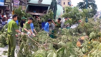 Lực lượng Công an ứng phó với bão số 6