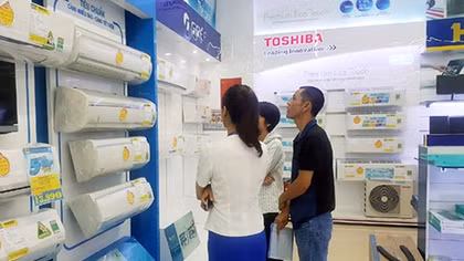 Sôi động thị trường hàng chống nóng