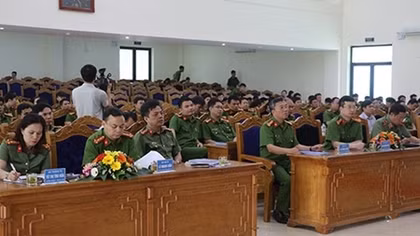 Cụm Thi đua số 12 ký kết giao ước thi đua “Vì ANTQ” năm 2017