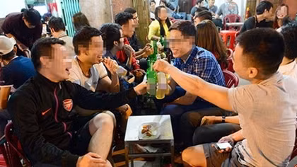 Cứ 10 người mắc ung thư, 9 liên quan tới rượu