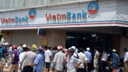 Bảo vệ VietinBank Đông Hà Nội bắt gọn tên cướp