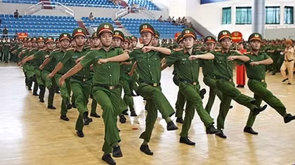 Công an Hải Phòng thi Điều lệnh quân sự, võ thuật CAND 2016