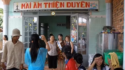 Nước mắt của bà má trăm con