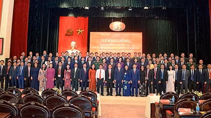 “Hạt giống đỏ” kế cận