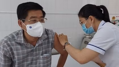 Công an tỉnh Đồng Tháp tổ chức tiêm vaccine cho cán bộ chiến sĩ