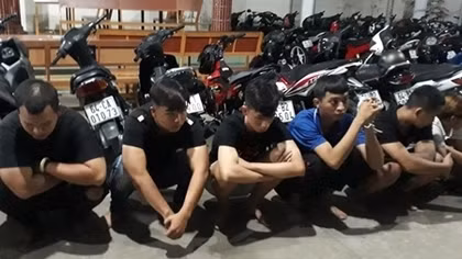 Công an Vĩnh Long vây bắt nhóm thanh niên tụ tập cổ vũ đua xe trái phép