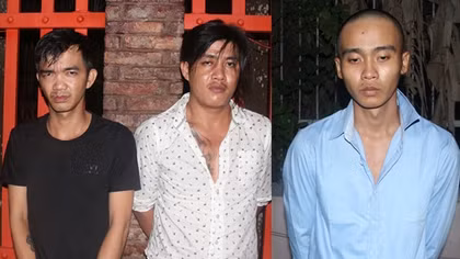 Bắt nhóm thanh niên đang lái ô tô đi bán súng
