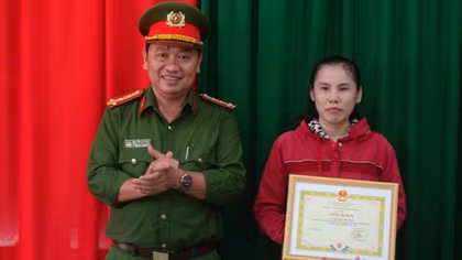 Nhặt được 4 lượng vàng trả lại cho khách