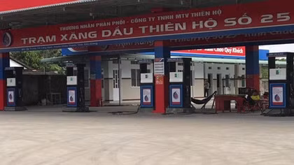 Truy tìm kẻ gây ra 2 vụ cướp tiền ở cây xăng