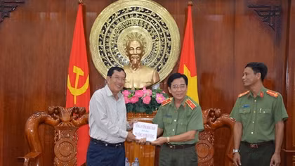 Công an tỉnh PrâyVeng thăm Công an tỉnh Đồng Tháp