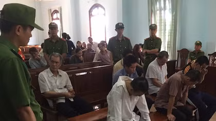 Hoãn phiên toà xét xử băng trộm lớn nhất miền Tây