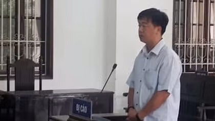 Y án 2 năm tù cựu chủ tịch xã tham ô hơn 62 triệu đồng