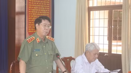 Thứ trưởng Bùi Văn Nam kiểm tra, chỉ đạo công tác tại Công an Trà Vinh