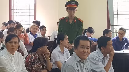 Tạm hoãn phiên tòa xét xử Tòng thiên mã