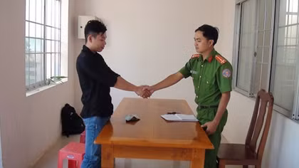 Nhặt được của rơi trả lại người bị mất