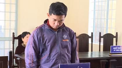 Đi tù vì cưỡng hiếp nữ tiếp viên 14 tuổi
