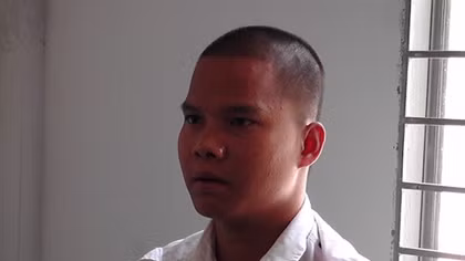Bắt tạm giam hai anh em cầm dao rượt chém Công an xã