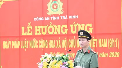 Công an tỉnh Trà Vinh hưởng ứng Ngày pháp luật 