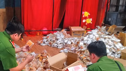 Gần 4 nghìn bánh trung thu không nguồn gốc bị thu giữ ở Cần Thơ