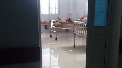 Sản phụ 16 tuổi có dấu hiệu tâm thần tự sinh con ở nhà