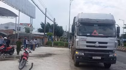 Nghi án dùng súng khống chế cướp hơn 27 tấn đậu nành