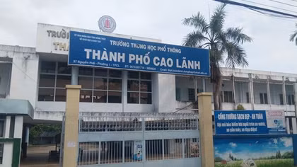Làm rõ vụ học sinh yêu cầu đổi giáo viên chủ nhiệm vì lạm thu