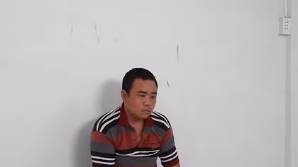 Say rượu cầm dao ra đường đâm 3 người gây thương tích