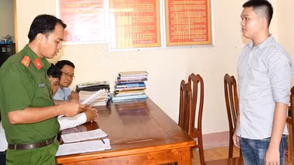 Công an Càng Long kiên quyết xử lý các đối tượng đánh bạc 